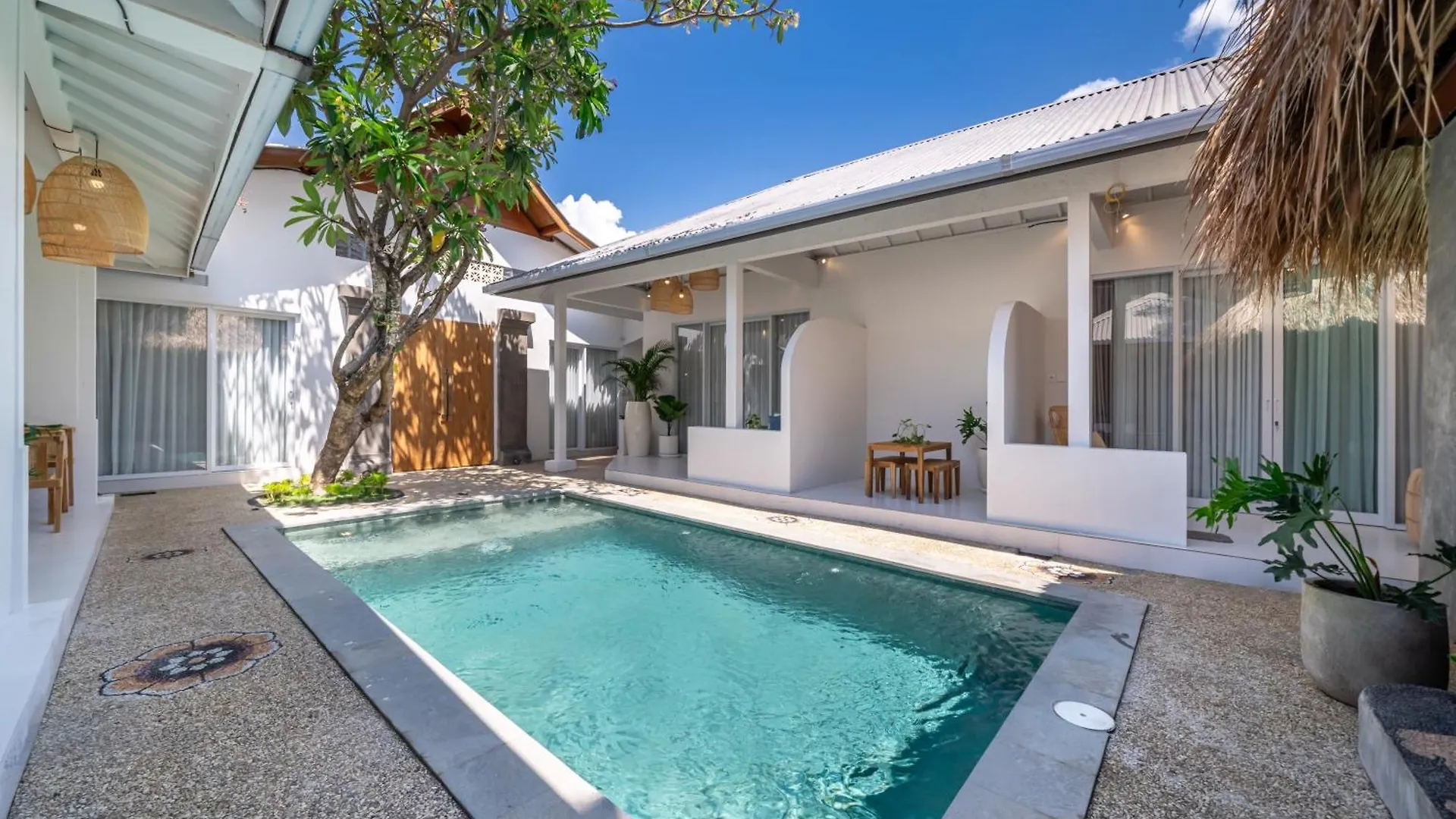 Guest house The Hepburn Stylish Single Room Guesthouse With Shared Pool 900M From Seminyak Beach Indonesia