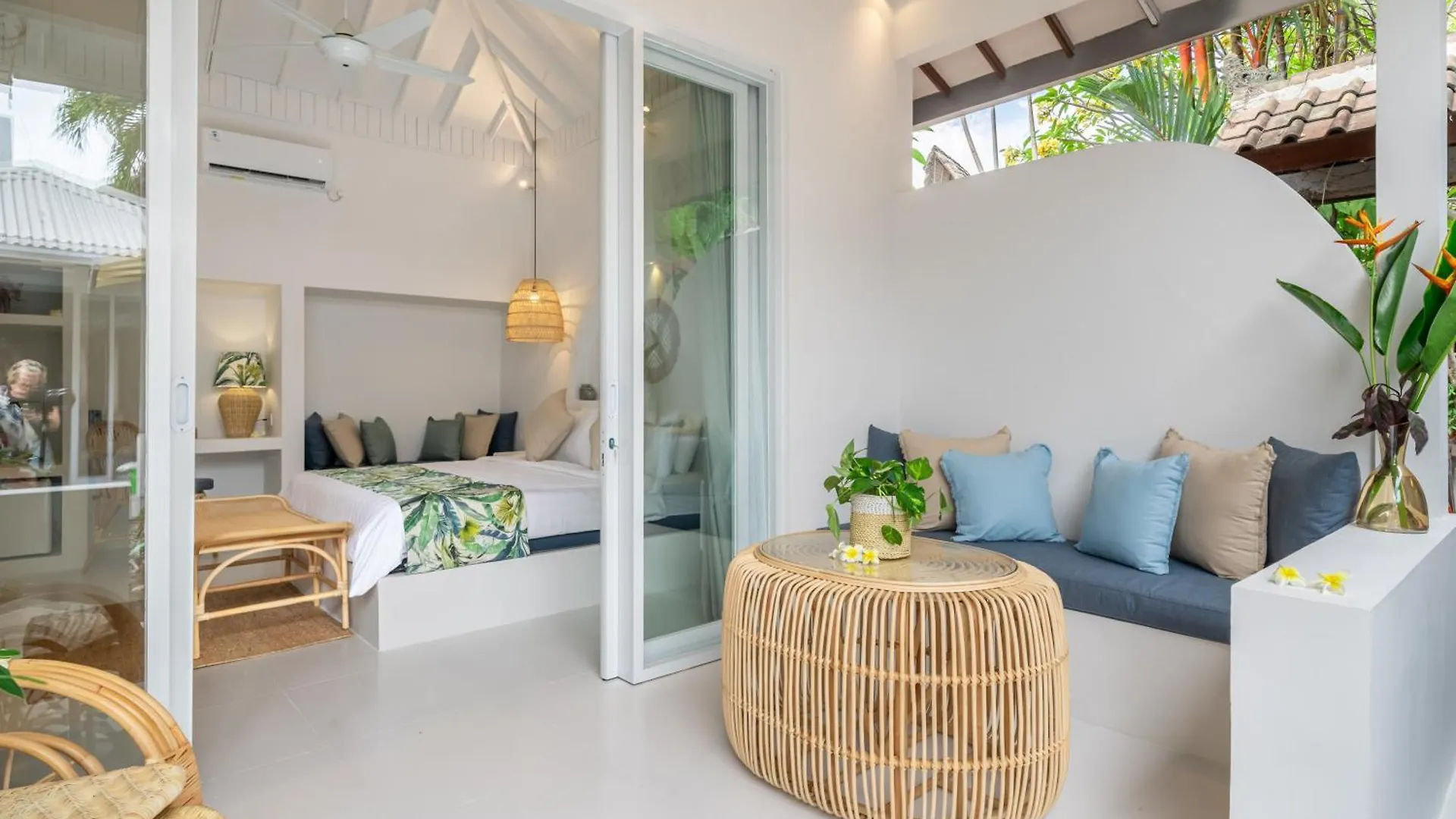 The Hepburn Stylish Single Room Guesthouse With Shared Pool 900M From Seminyak Beach Seminyak (Bali)